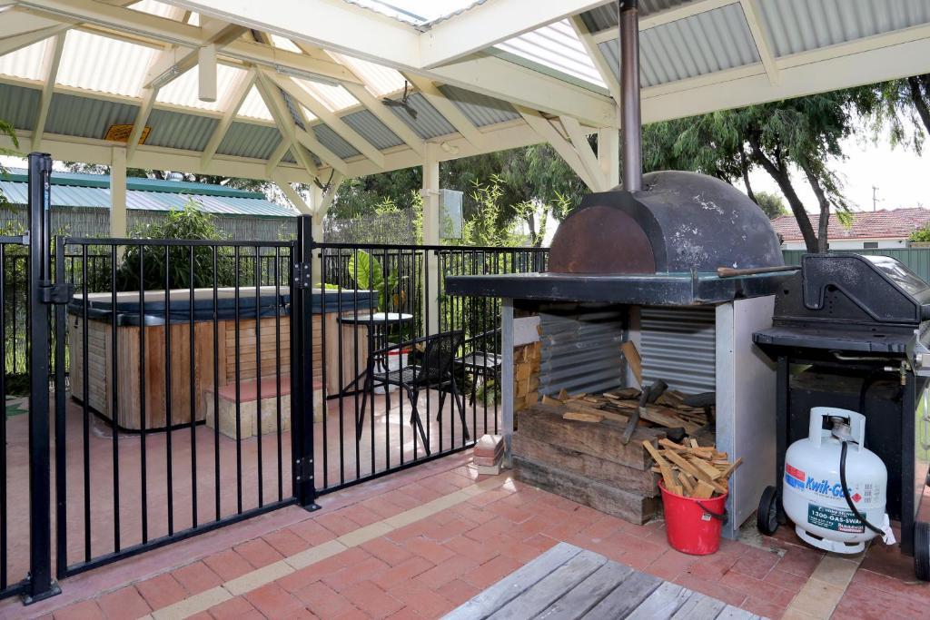 Busselton Guest House Екстериор снимка